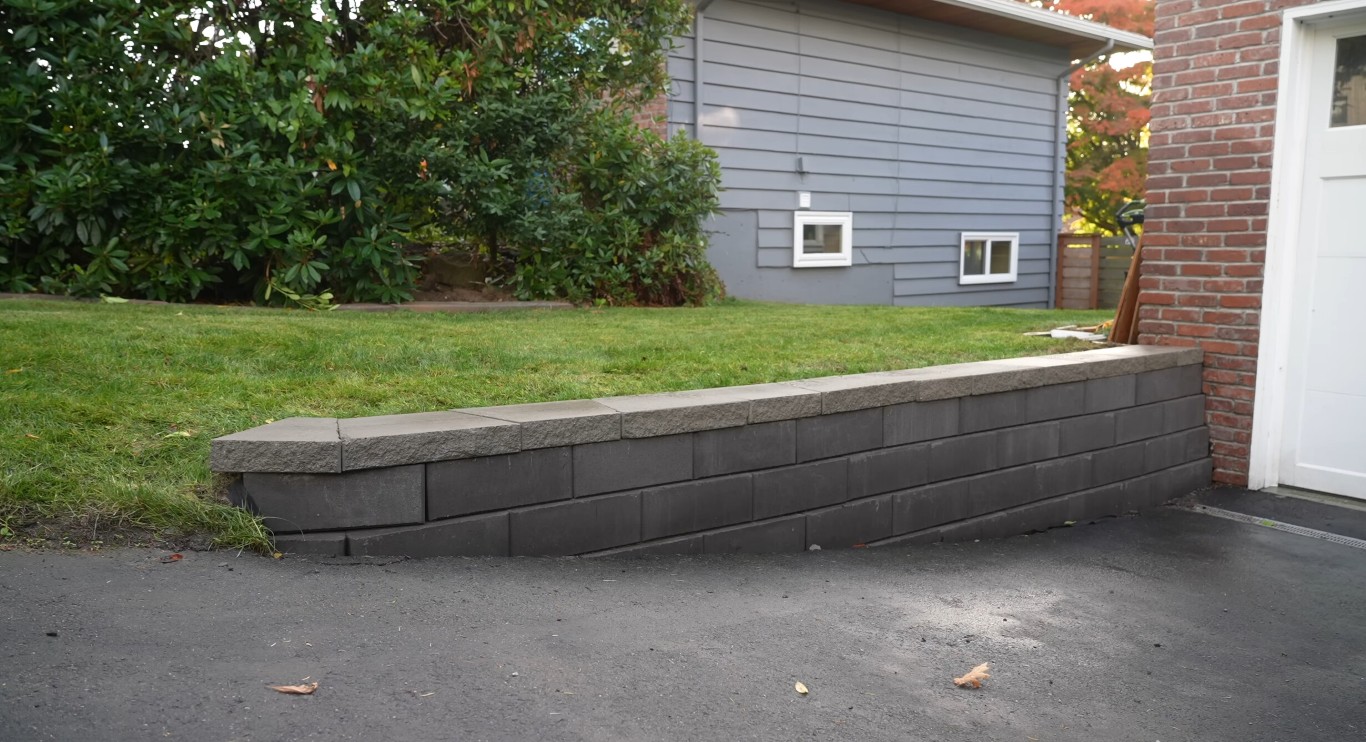 Custom retaining wall design and installation in Pomona, CA